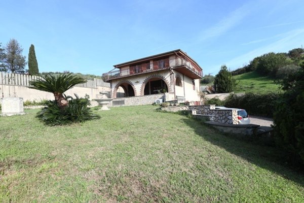 casa indipendente in vendita a Fonte Nuova in zona Santa Lucia