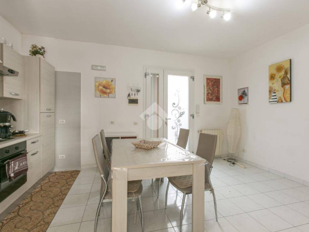 appartamento in vendita a Fonte Nuova in zona Torre Lupara