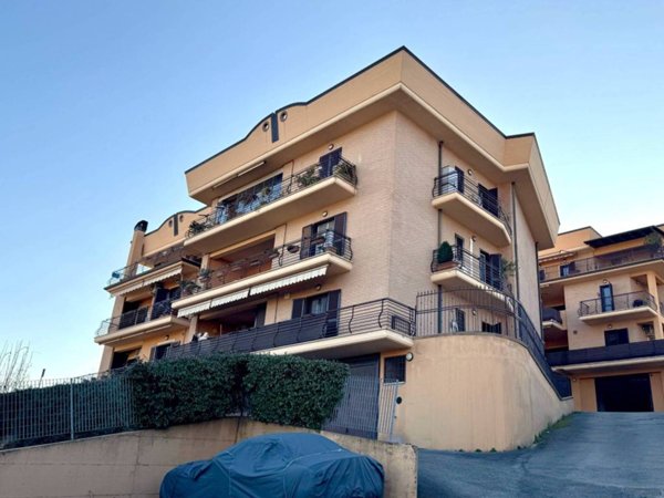 appartamento in vendita a Fonte Nuova in zona Santa Lucia