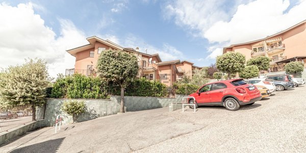 appartamento in vendita a Fonte Nuova in zona Santa Lucia
