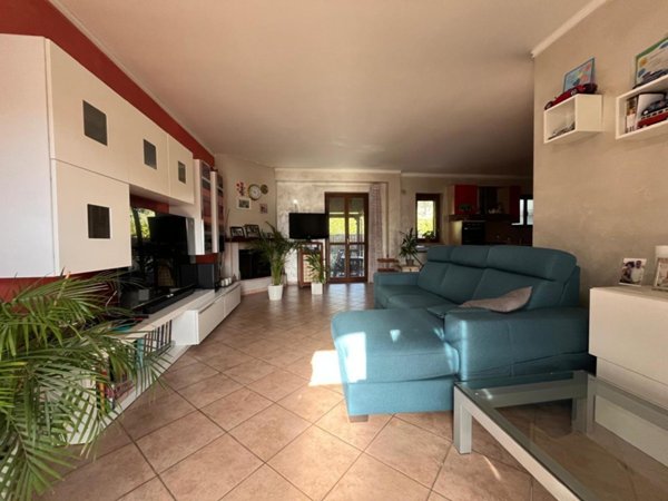 casa indipendente in vendita a Fonte Nuova in zona Santa Lucia