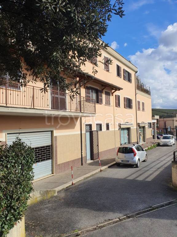 appartamento in vendita a Fonte Nuova in zona Santa Lucia