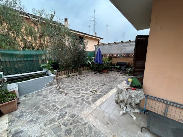appartamento in vendita a Fonte Nuova in zona Torre Lupara