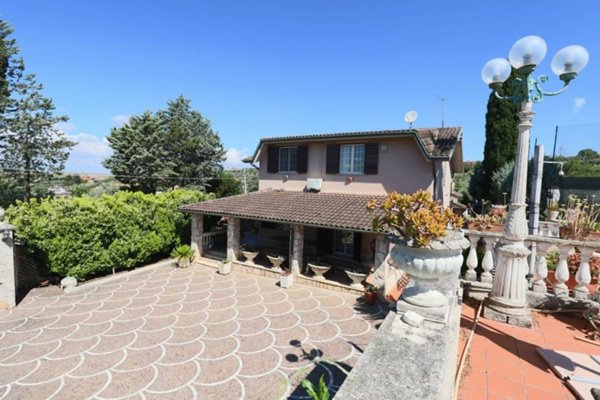 casa indipendente in vendita a Fonte Nuova in zona Santa Lucia