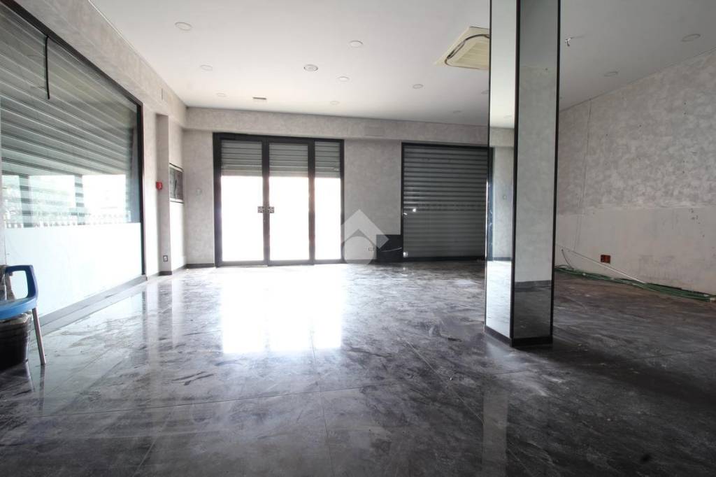 negozio in vendita a Fonte Nuova in zona Torre Lupara