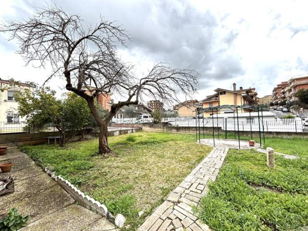 appartamento in vendita a Fonte Nuova in zona Torre Lupara