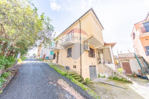 appartamento in vendita a Fonte Nuova in zona Torre Lupara