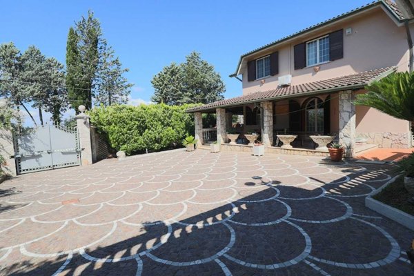 casa indipendente in vendita a Fonte Nuova in zona Santa Lucia