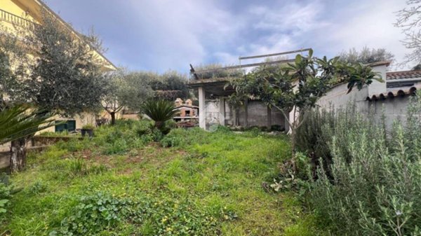 casa indipendente in vendita a Fonte Nuova in zona Torre Lupara