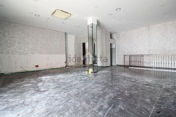 locale commerciale in vendita a Fonte Nuova in zona Torre Lupara