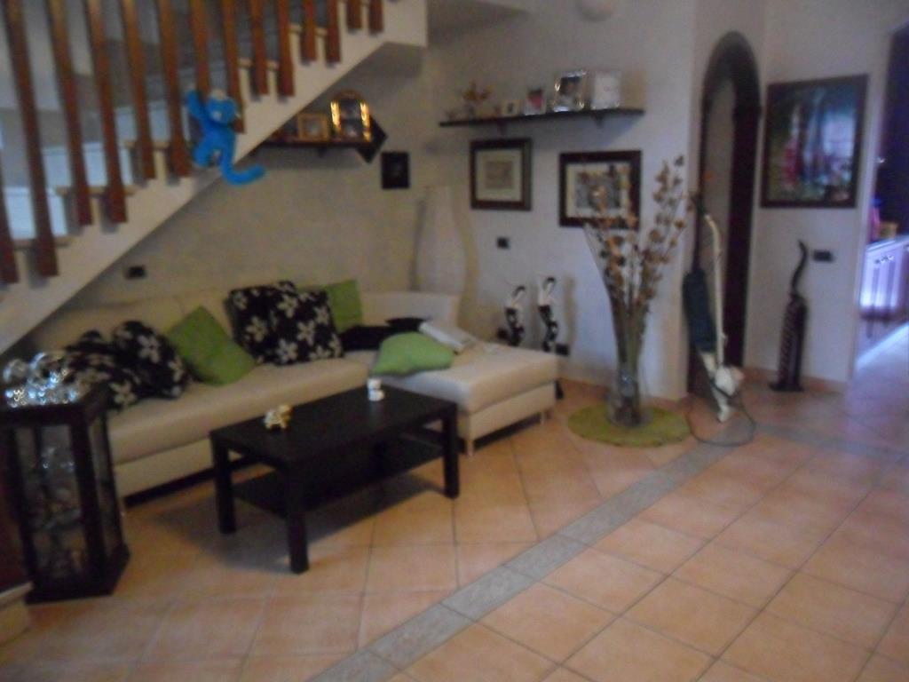 appartamento in vendita a Fonte Nuova in zona Santa Lucia