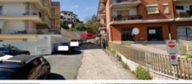 locale commerciale in vendita a Fonte Nuova