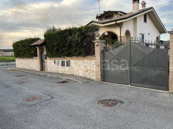 casa indipendente in vendita a Fonte Nuova in zona Santa Lucia