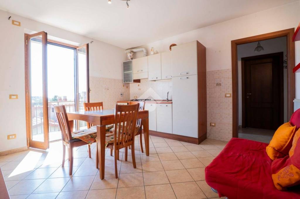 appartamento in vendita a Fonte Nuova in zona Torre Lupara