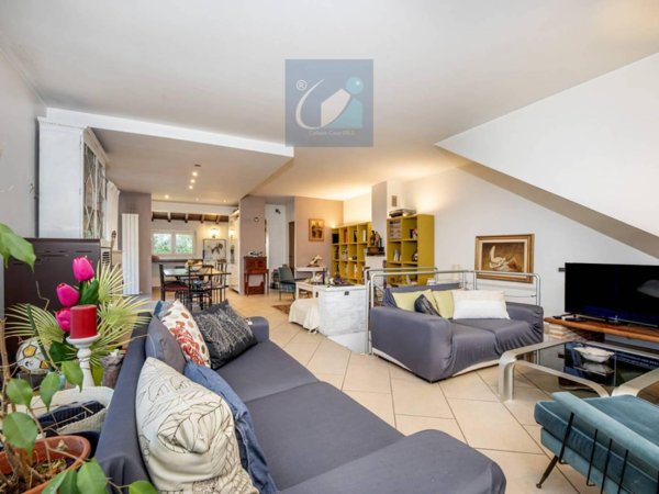 casa indipendente in vendita a Fonte Nuova in zona Santa Lucia