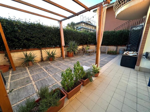 appartamento in vendita a Fonte Nuova in zona Santa Lucia