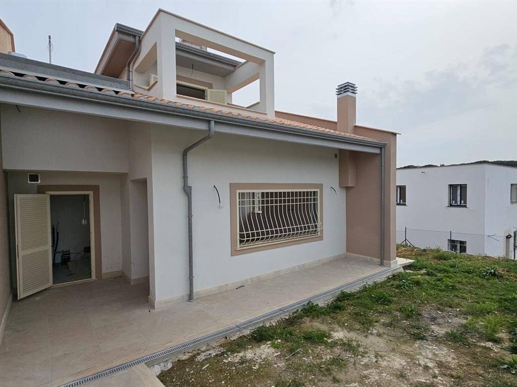 casa indipendente in vendita a Fonte Nuova in zona Torre Lupara