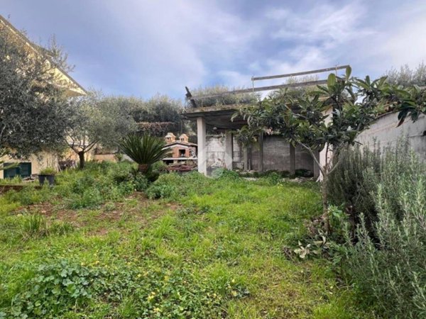 casa indipendente in vendita a Fonte Nuova in zona Torre Lupara