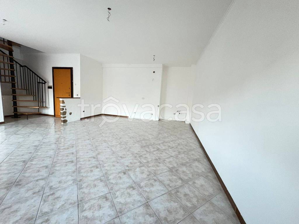 appartamento in vendita a Fonte Nuova in zona Santa Lucia