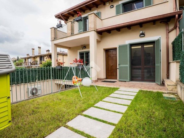 casa indipendente in vendita a Fonte Nuova in zona Torre Lupara
