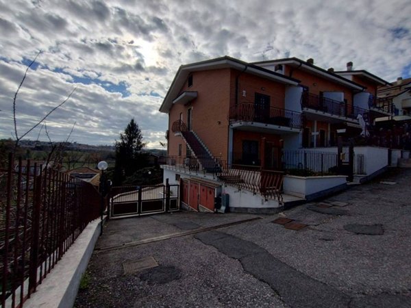 appartamento in vendita a Fonte Nuova in zona Santa Lucia