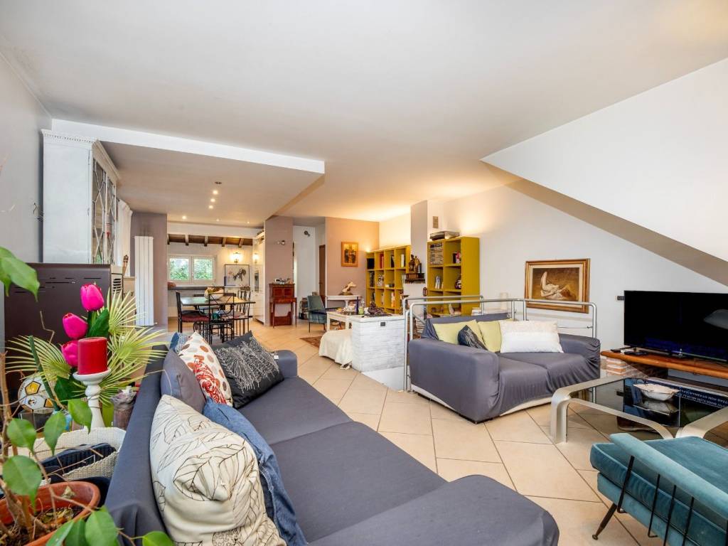 casa indipendente in vendita a Fonte Nuova in zona Santa Lucia