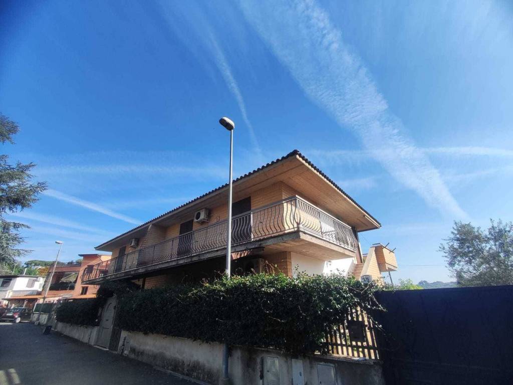 appartamento in vendita a Fonte Nuova in zona Torre Lupara