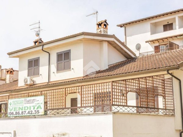 appartamento in vendita a Fonte Nuova in zona Santa Lucia