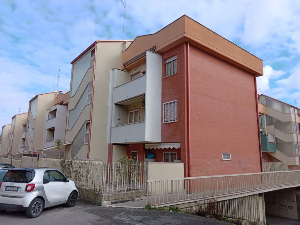 appartamento in vendita a Fonte Nuova in zona Torre Lupara