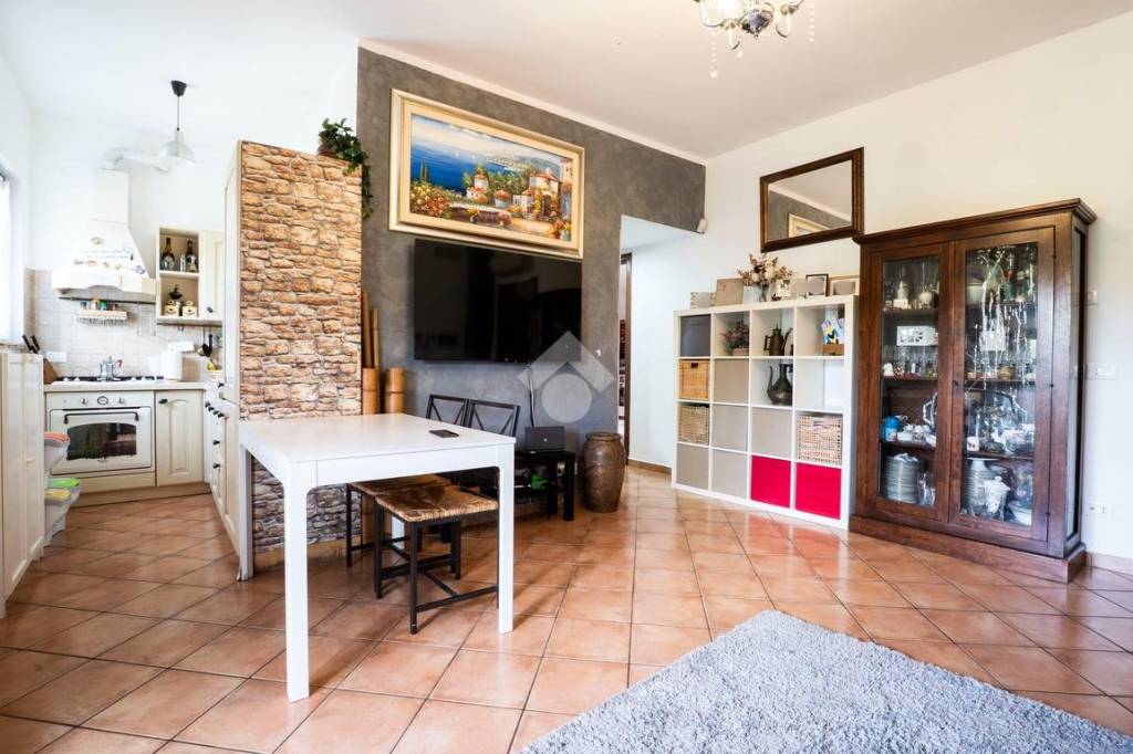 appartamento in vendita a Fonte Nuova in zona Torre Lupara