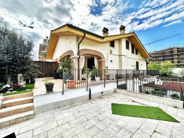 casa indipendente in vendita a Fonte Nuova in zona Torre Lupara