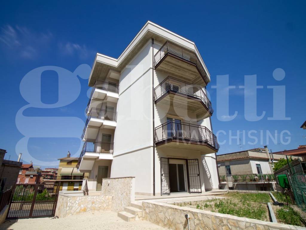 appartamento in vendita a Fonte Nuova in zona Torre Lupara