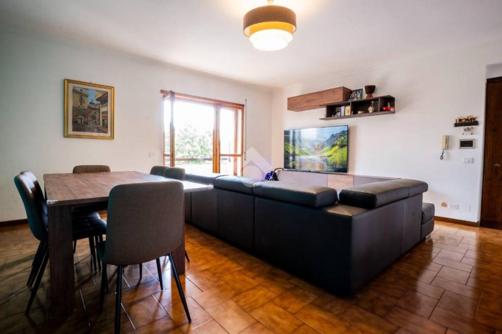 appartamento in vendita a Fonte Nuova in zona Torre Lupara