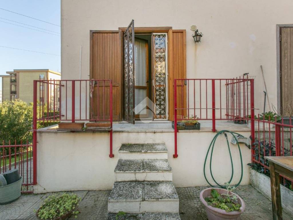 appartamento in vendita a Fonte Nuova in zona Torre Lupara