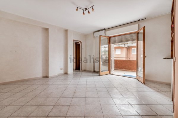 appartamento in vendita a Fonte Nuova in zona Santa Lucia