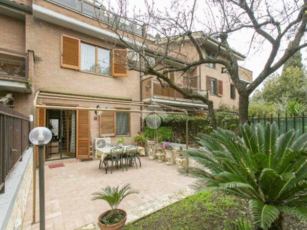 casa indipendente in vendita a Fonte Nuova in zona Torre Lupara
