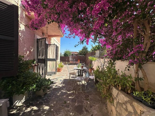 casa indipendente in vendita a Fonte Nuova in zona Torre Lupara