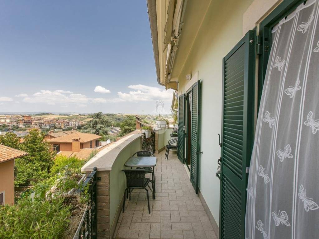 appartamento in vendita a Fonte Nuova in zona Torre Lupara