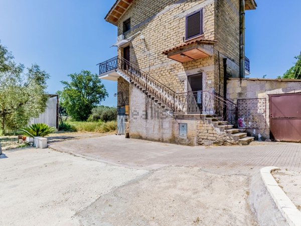 casa indipendente in vendita a Fonte Nuova