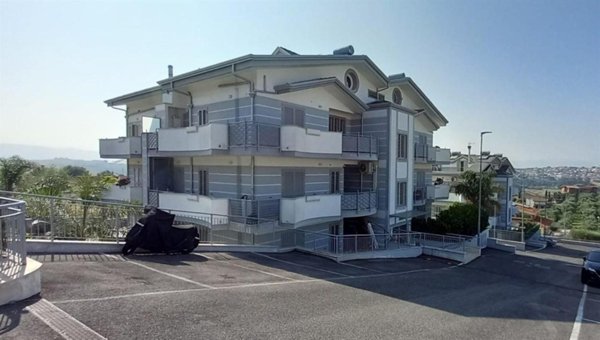 appartamento in vendita a Fonte Nuova in zona Santa Lucia