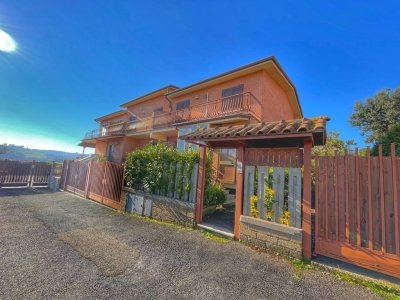 casa indipendente in vendita a Fonte Nuova in zona Santa Lucia