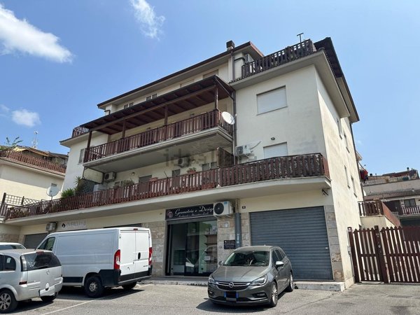 appartamento in vendita a Fonte Nuova in zona Santa Lucia
