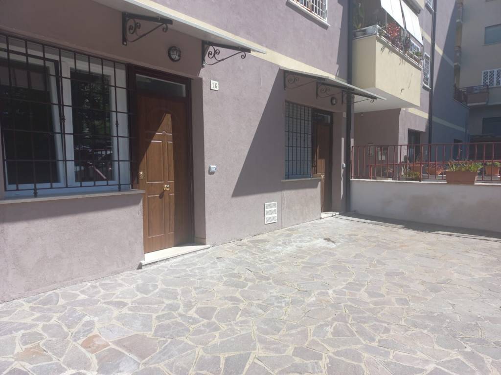 appartamento in vendita a Fonte Nuova in zona Torre Lupara
