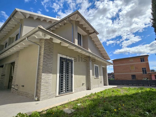 casa indipendente in vendita a Fonte Nuova