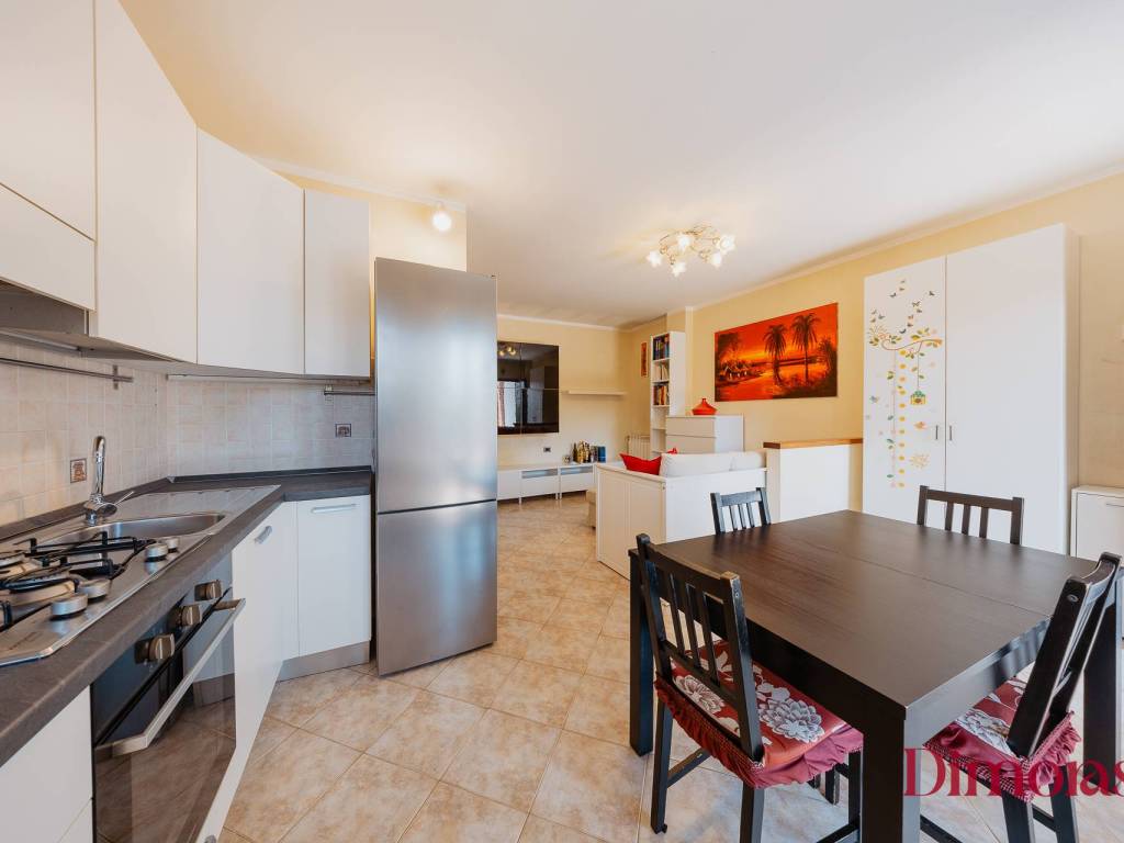 appartamento in vendita a Fonte Nuova in zona Santa Lucia