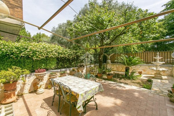 casa indipendente in vendita a Fonte Nuova in zona Torre Lupara