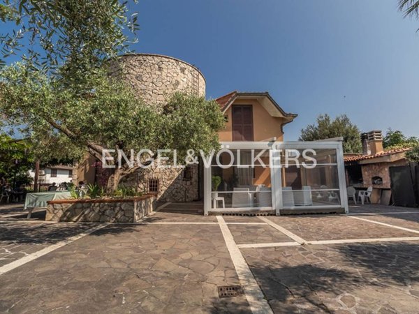 casa indipendente in vendita a Fonte Nuova in zona Santa Lucia
