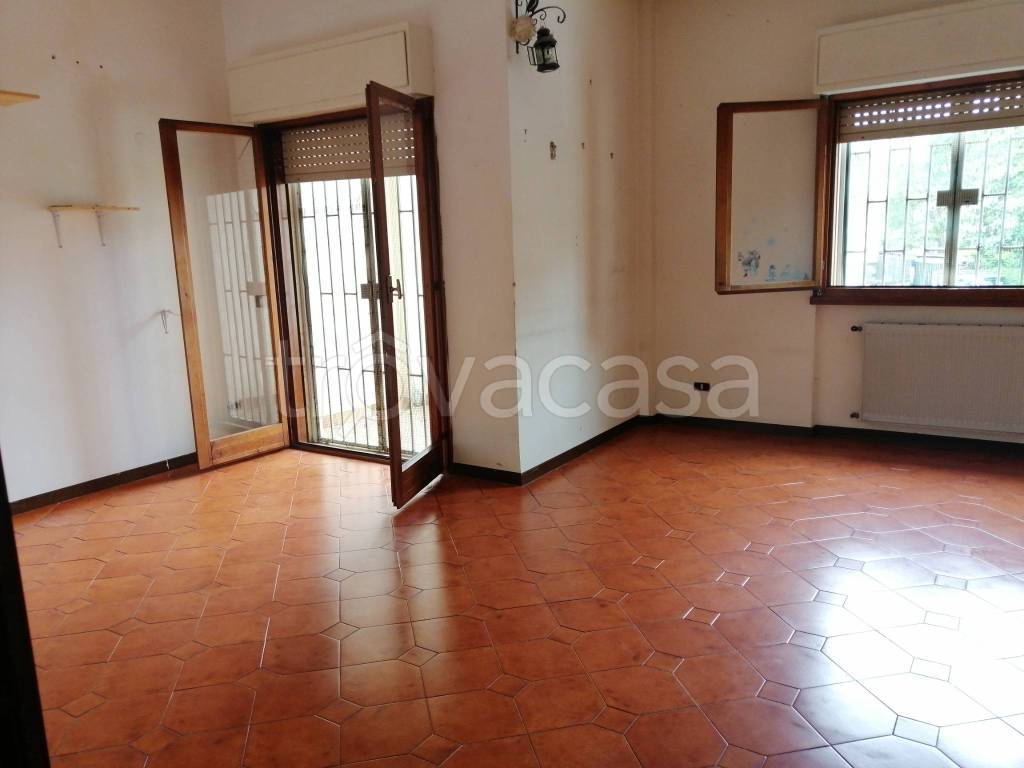 appartamento in vendita a Fonte Nuova in zona Torre Lupara