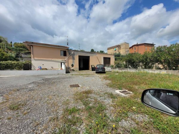 negozio in vendita a Fonte Nuova in zona Torre Lupara