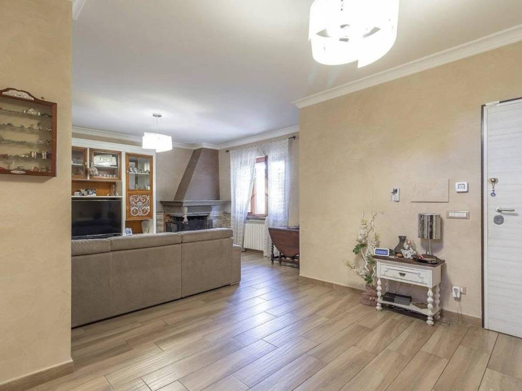 casa indipendente in vendita a Fonte Nuova in zona Torre Lupara